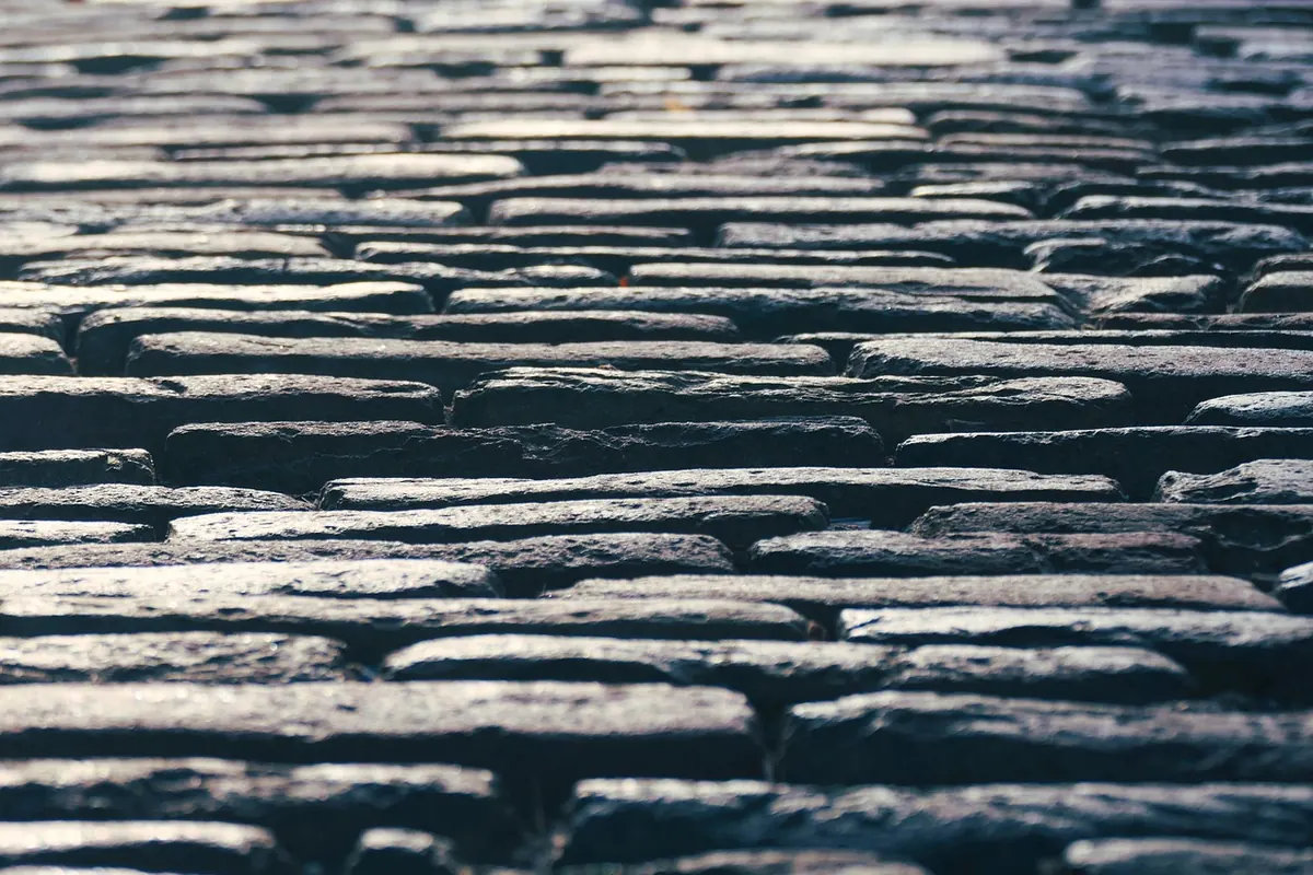 Decking vs Paving: Which Is Better for a UK Garden?